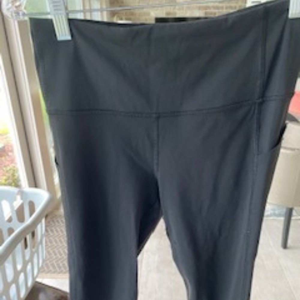 Lululemon Black Cropped Leggings Size 6